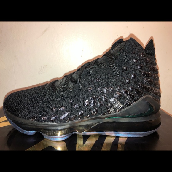 ⚠️SOLD⚠️ Nike LeBron 17 Global Currency Size 8 - Picture 6 of 9